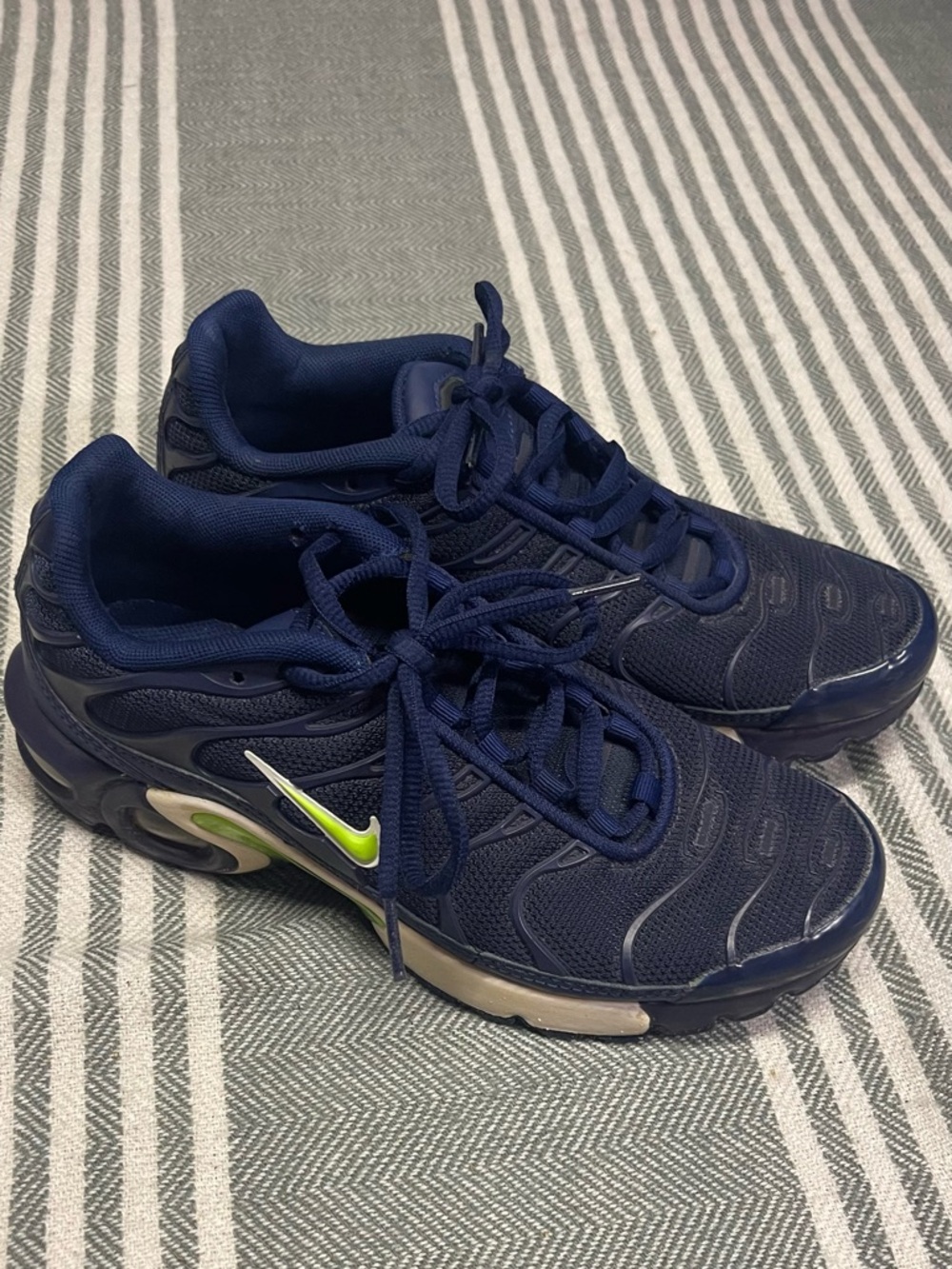 Nike Air Max Plus Midnight Navy Volt Running‎ Shoes